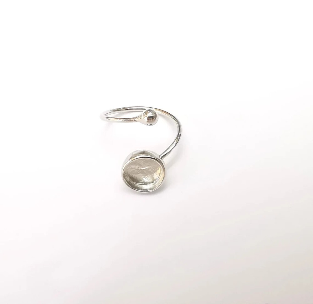 Shiny Silver Rod and Round Ring Setting, Cabochon Blank, Resin Bezel, Ring