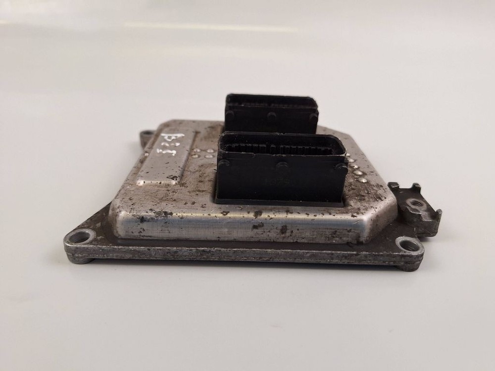 Opel Astra J 2010 Engine Control Module ECU 55568735 BVV1042