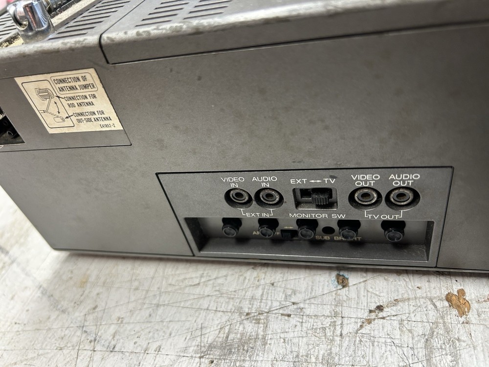 JVC MODEL CX-610US PORTABLE TV