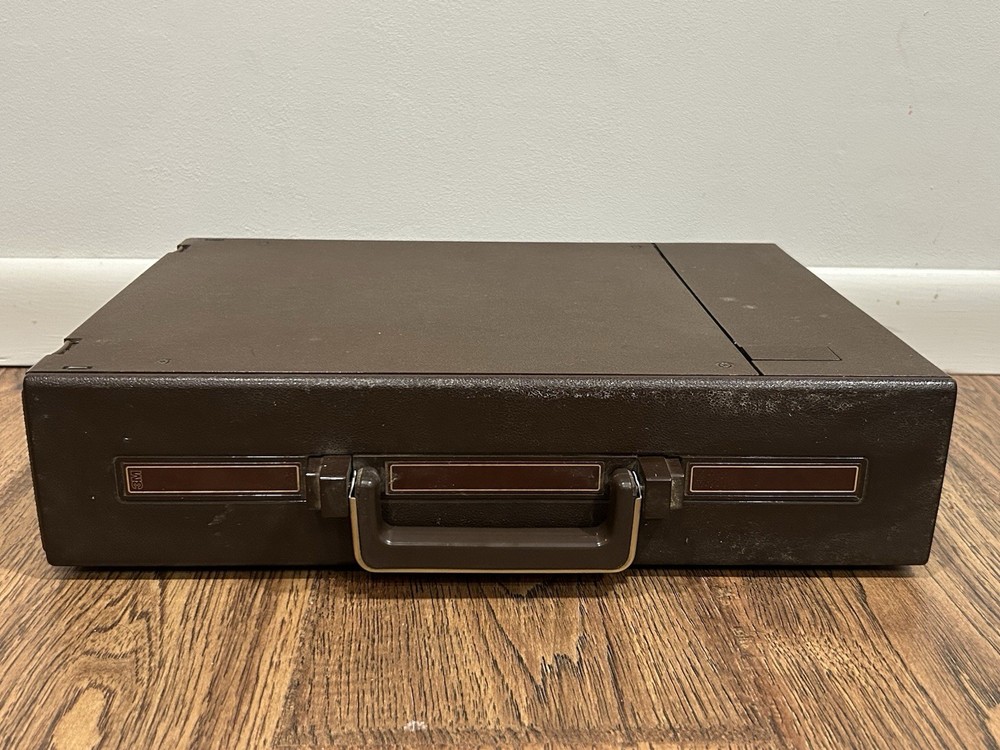 Vtg 3M Visual Systems 2000 AG Portable Overhead Transparency Projector WORKING