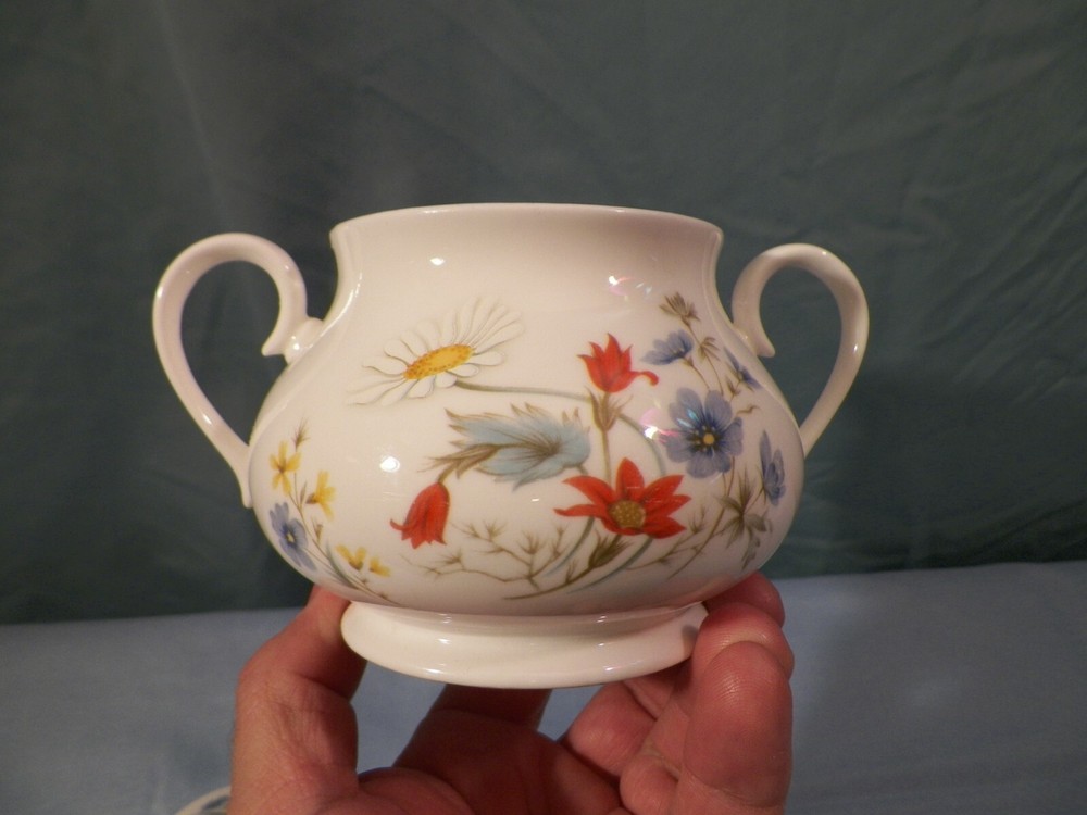 Royal Albert China SUMMER BREEZE Covered Sugar Bowl