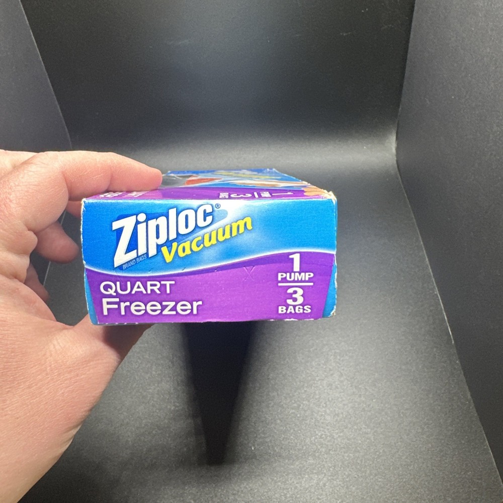 Ziploc Vacuum Starter Kit, 1-Pump, Only 2-Quart Bags - Open Box