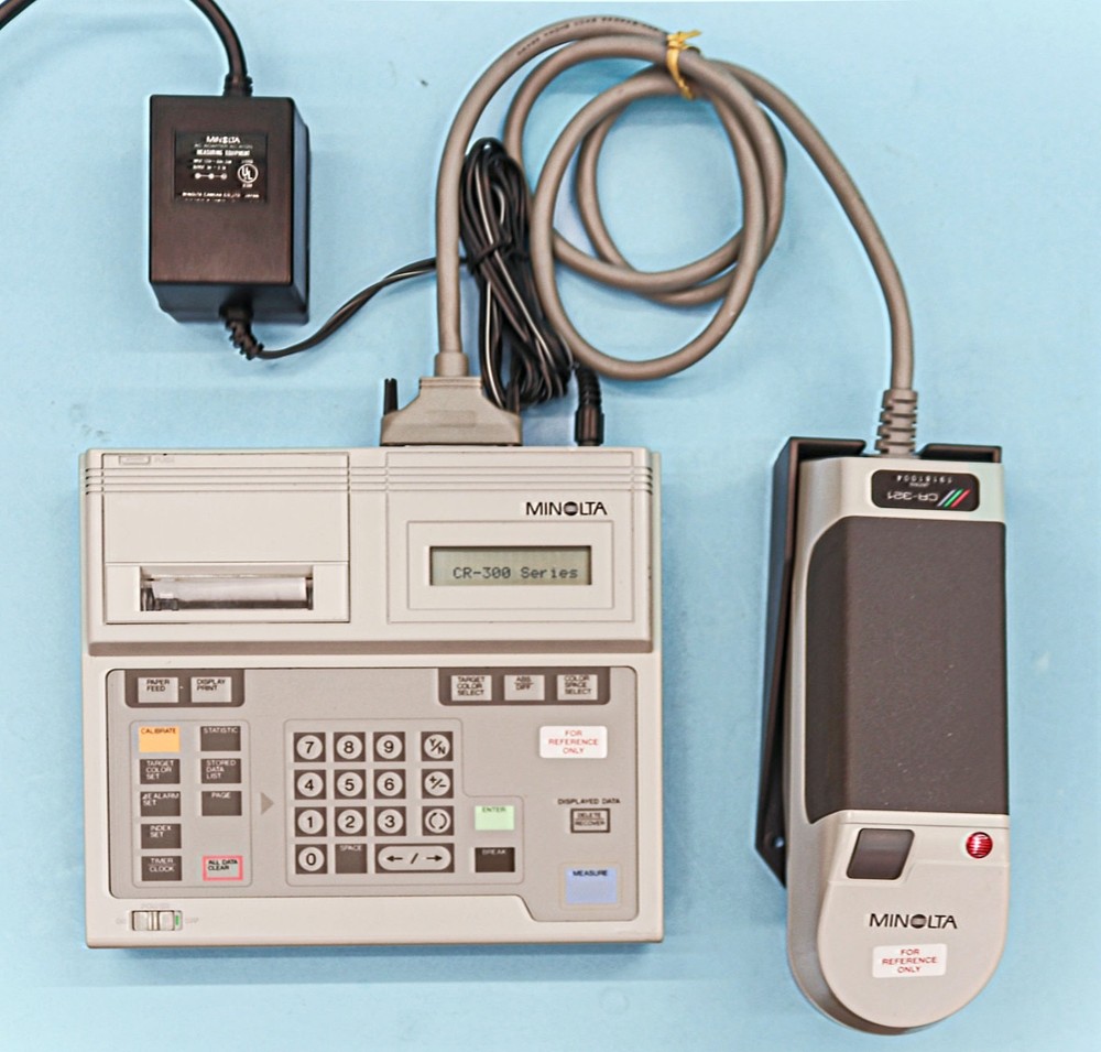 Konica Minolta CR-321 Chroma Meter & DP-301 Data Processor, Manual, Case