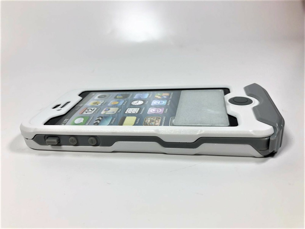 iPhone 5 Hard Case in White and Gray