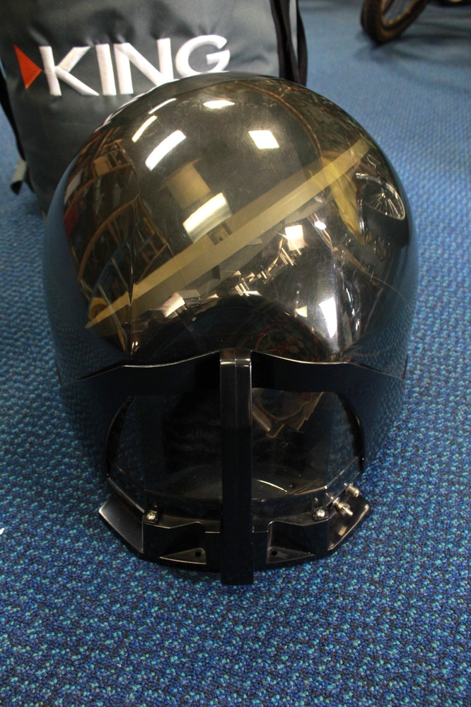 King Quest Pro Satellite VQ4800 w/ Bag