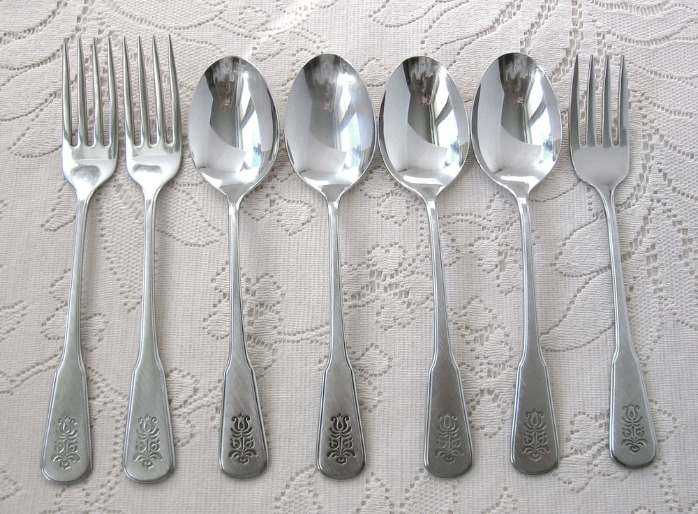 ONEIDA Stainless Flatware Village Lot