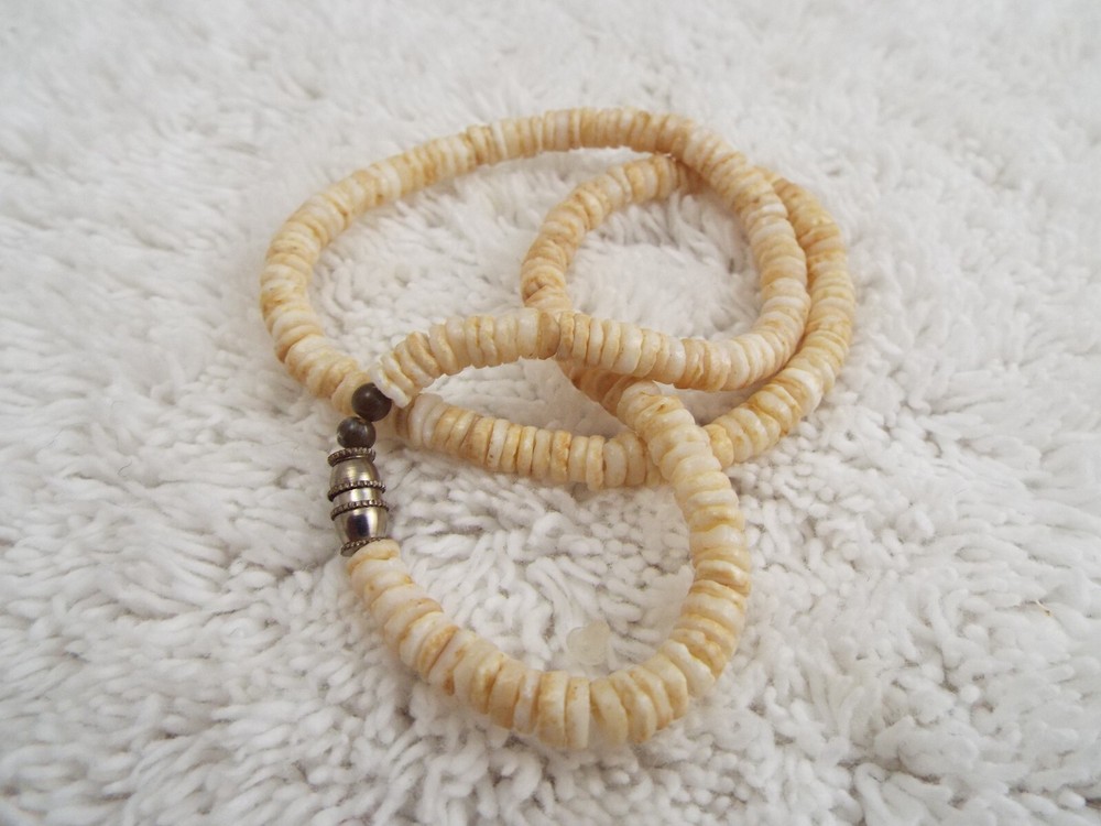 Tan Heishi Shell Necklace (B29)