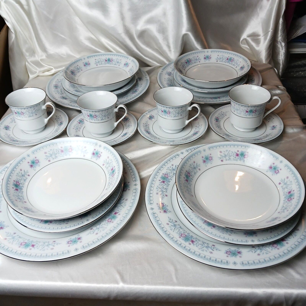 CROWN MING FINE CHINA HARMONY PATTERN DINNER SET FOR 4 (20 pieces)