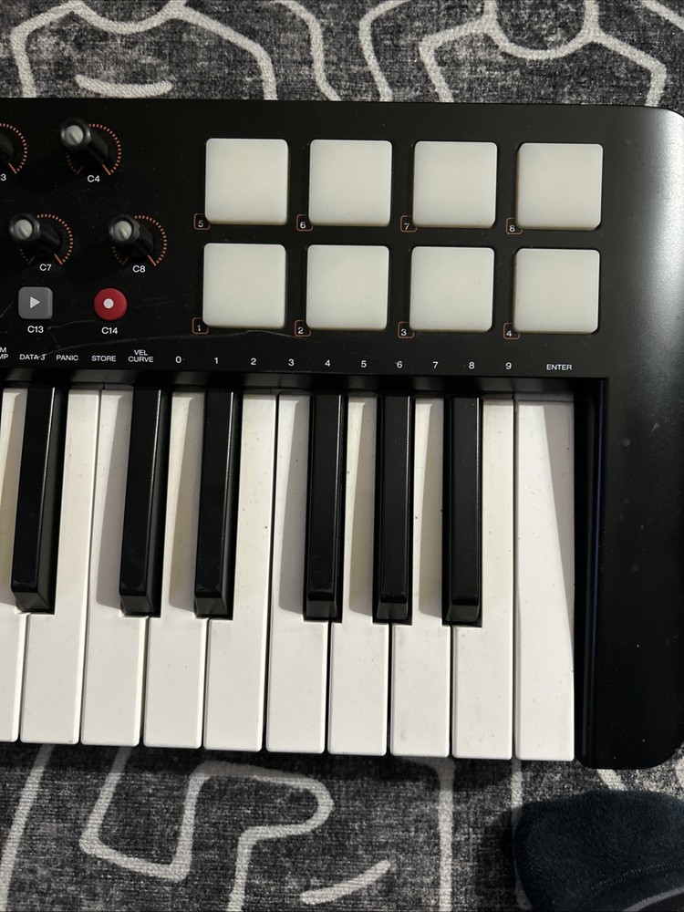 M-Audio Oxygen 25 MKV 25-Key USB Keyboard Controller Beat/drum Machine Studio