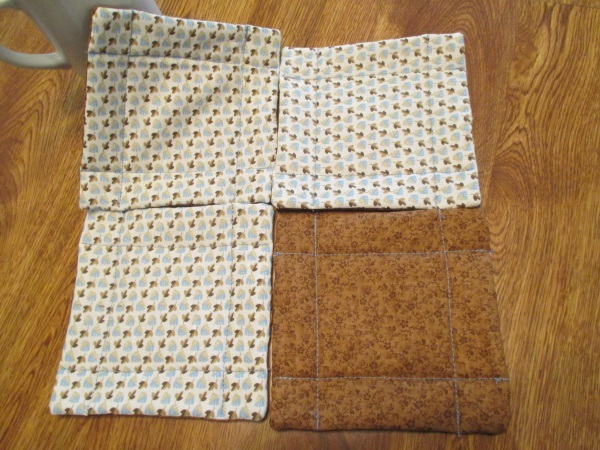 Handmade Quilted Leaf Print Desk Mats, Beverage Coasters, Coffee Cup Coasters