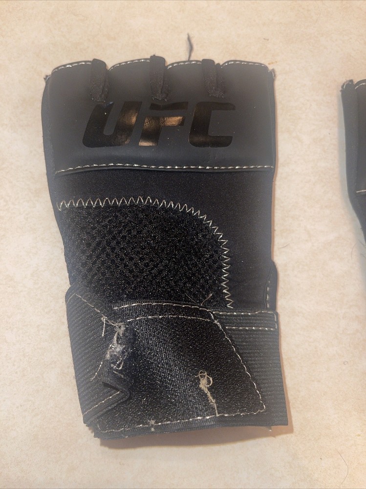 UFC Fingerless Gloves …:size Small