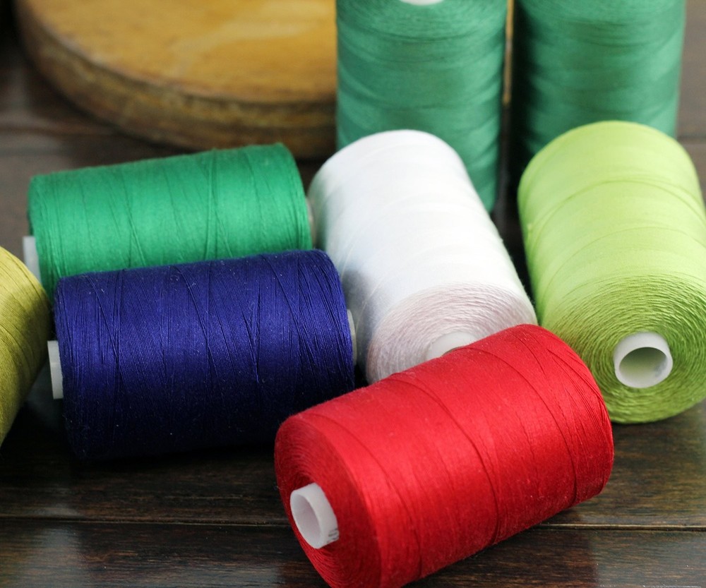 100 Cotton Thread for Quilting Sewing Serging 1000M Spools 50/3 White Cone