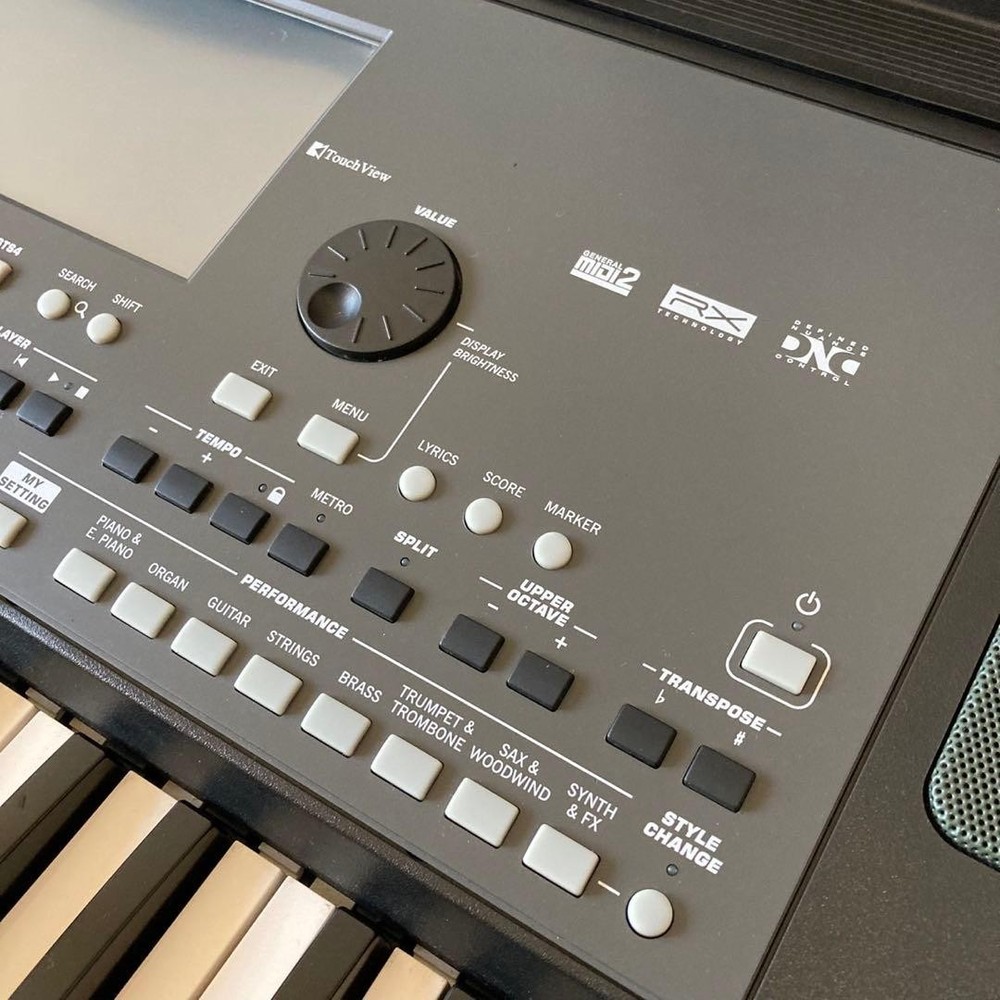KORG Pa600 Professional Arranger Keyboard