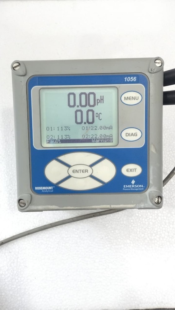 Emerson Rosemount 1056-03-22-38-HT PH ANALYZER HART