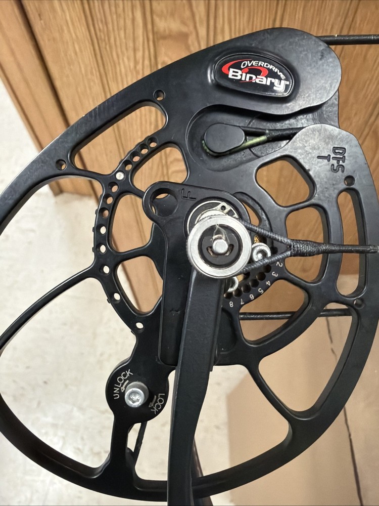 Bowtech Reign 7 Compound Bow Used