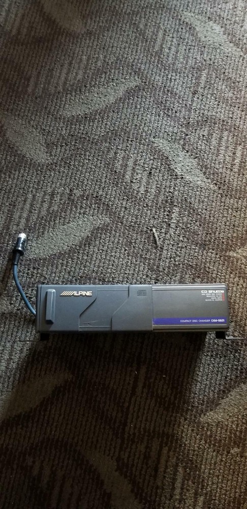 Alpine CHM-5601 6 disc changer