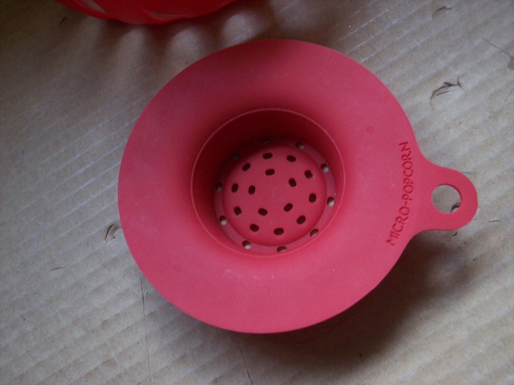 Pop Corn Microwave Corn Popper Dishwasher safe WITH LID Excellent