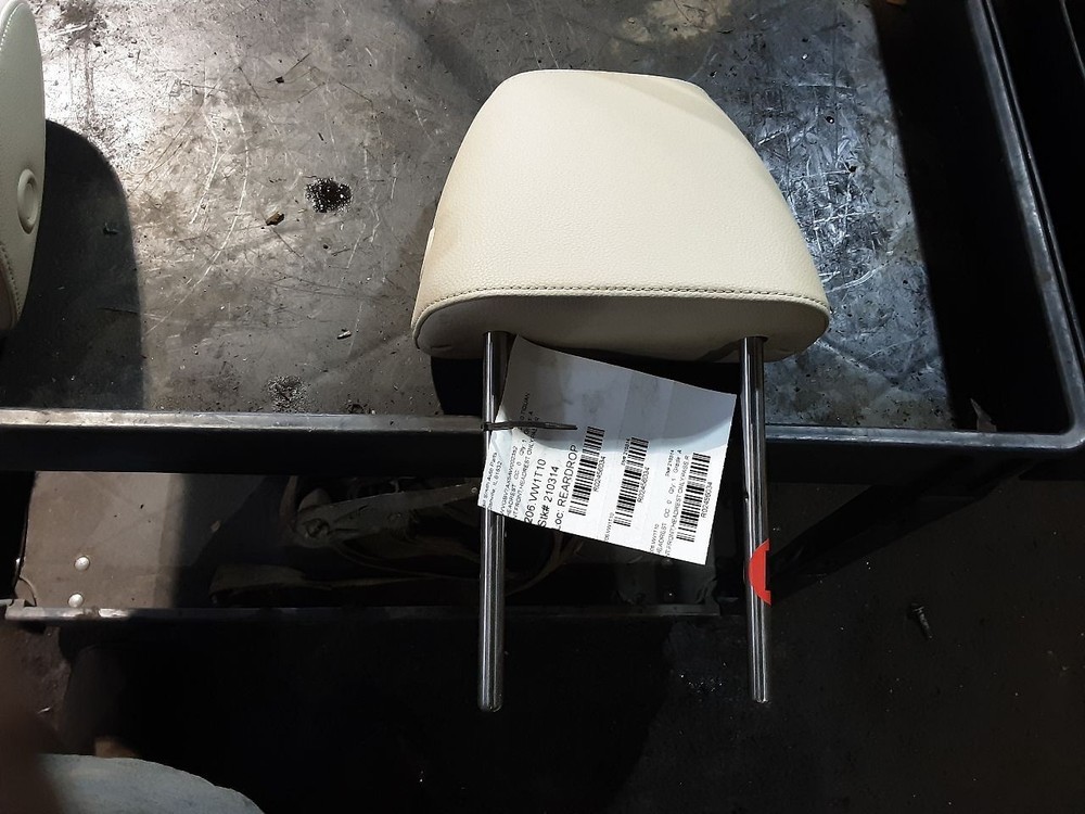 TIGUAN 2010 Headrest 2456034