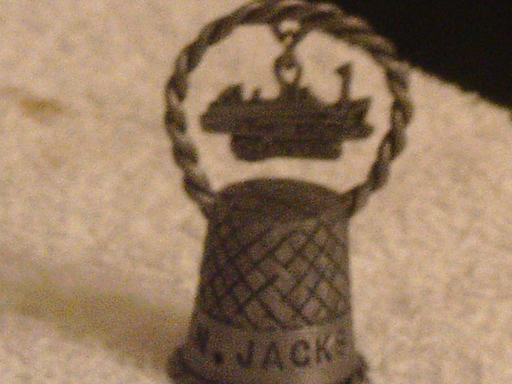 VINTAGE PEWTER GEN. JACKSON THUMBLE