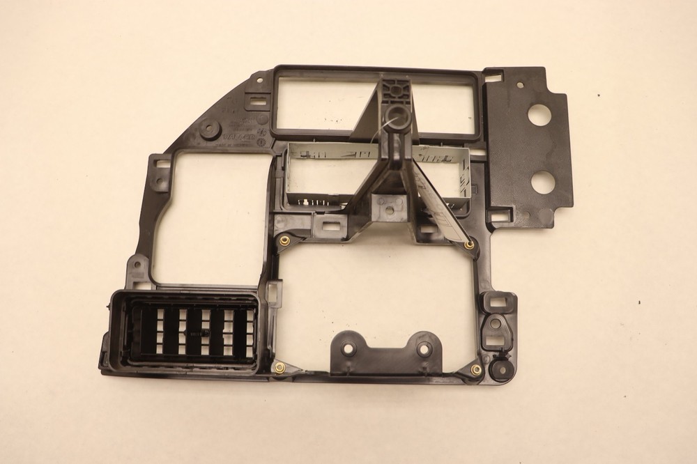 2018-2023 PETERBILT 579 DASH DASHBOARD PANEL BRACKET S77-6004 OEM
