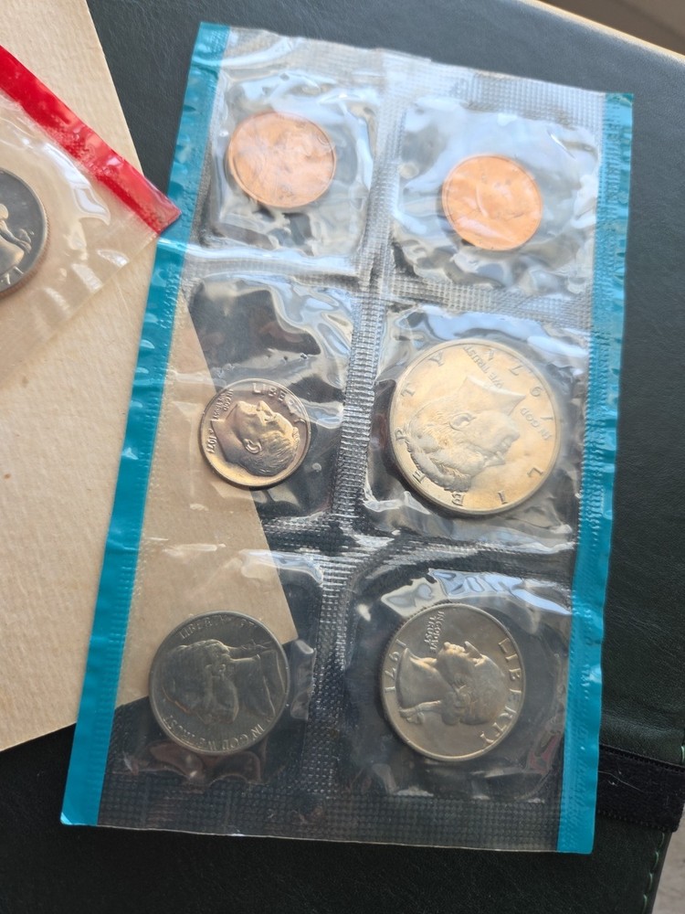 1971 & 1973 U.S. Mint Sets -c
