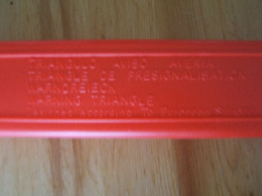 Non Branded Good Quality Emergency Warning Triangle for Car, Boxed