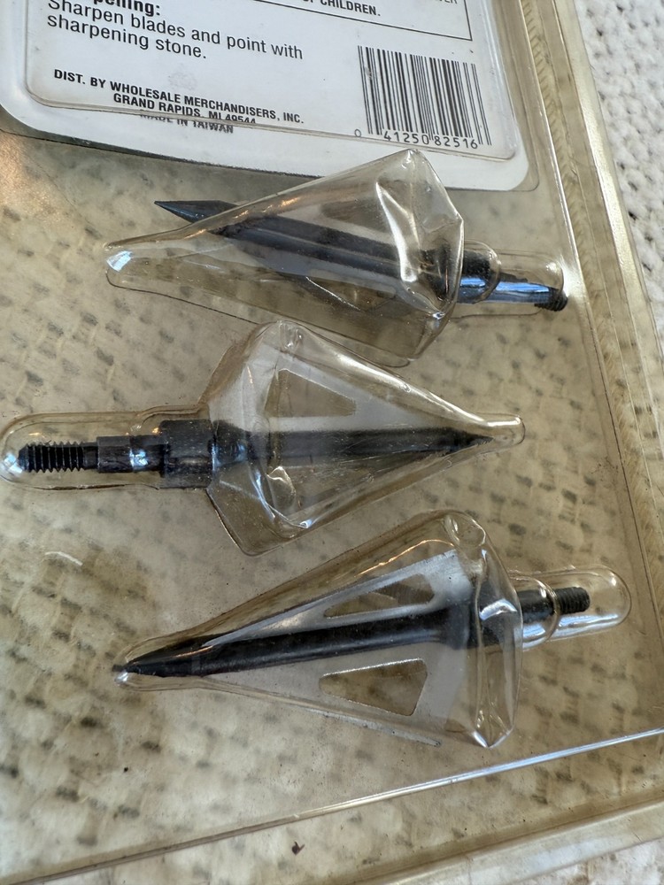 Cabelas, Bushmaster, Wac Em Broadhead Lot