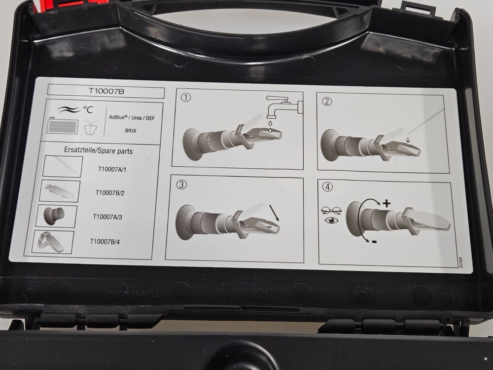 VW T10007B Analog Refractometer Fluid Analyzer w/ Hard Case