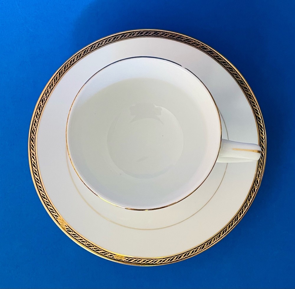 Delta Airlines International First Class Cup & Saucer - Blue/Gold Braid Pattern