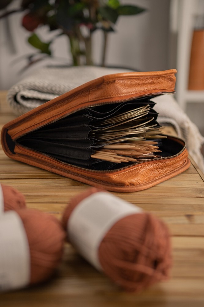 MUUD VOSS knitting needle case, hard case