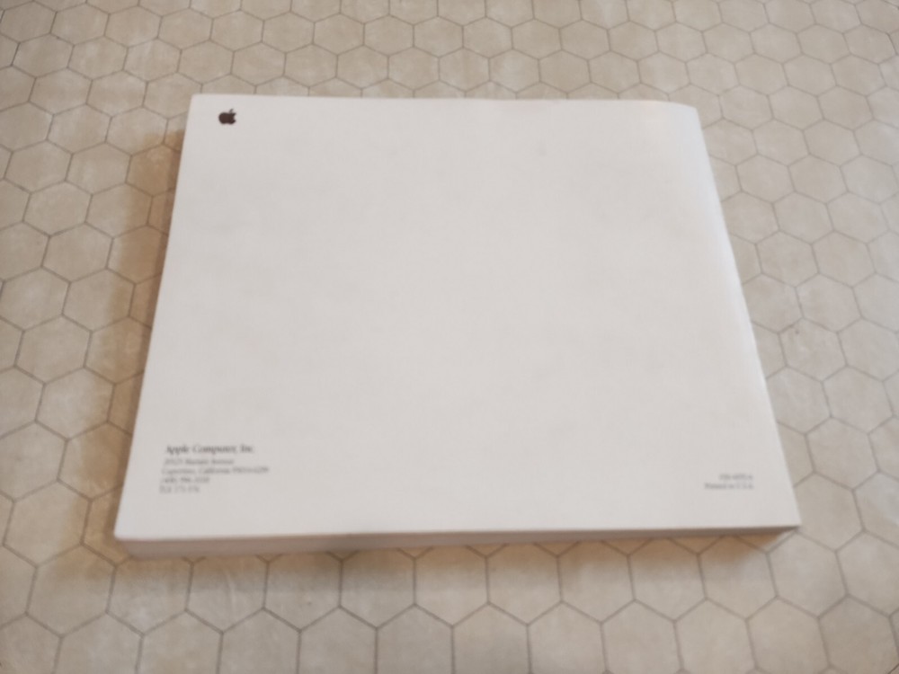 Apple Macintosh Performa User's Guide, 1993