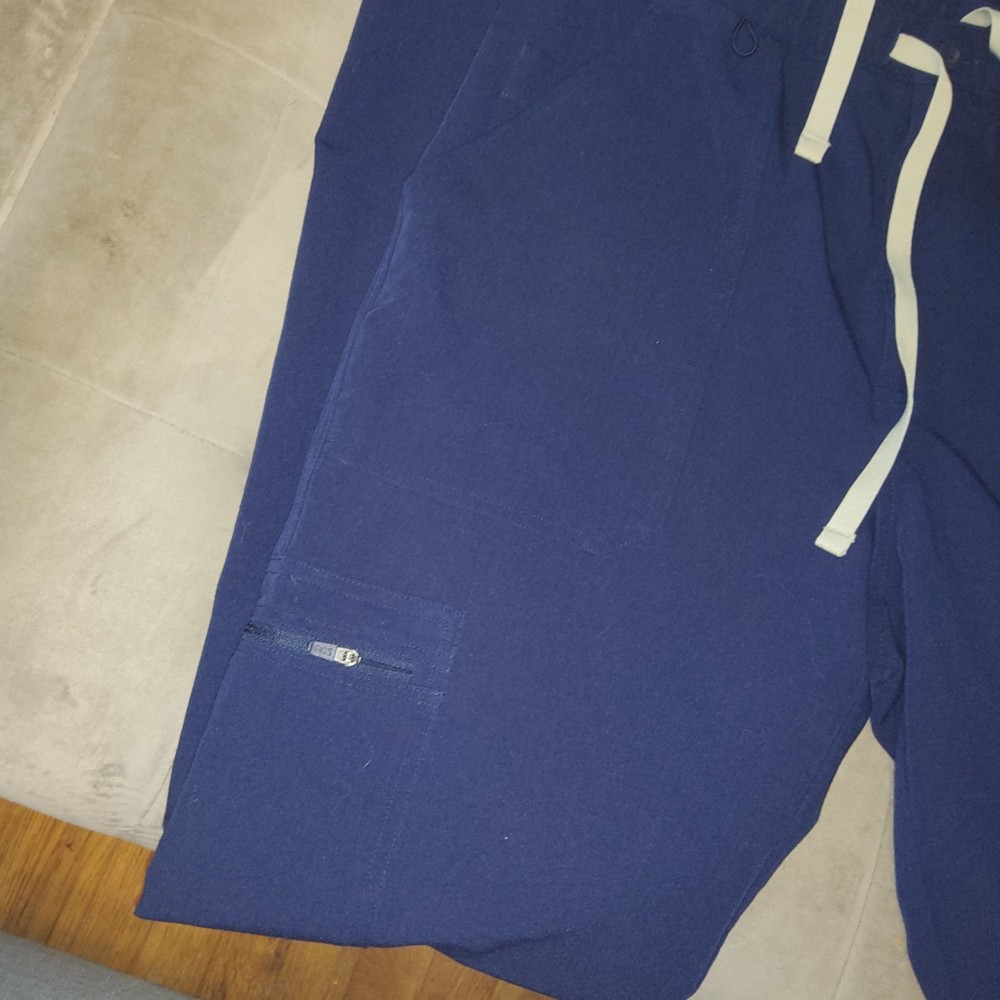 Figs Men’s Dark Blue Scrub Set Medium Pants Small Top Technical Collection