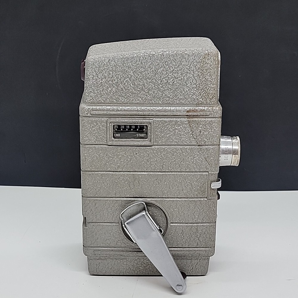 VINTAGE BELL & HOWELL 8MM CAMERA TWO TWENTY UNTESTED