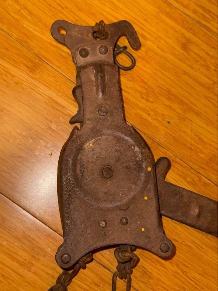Antique hoist still functional.