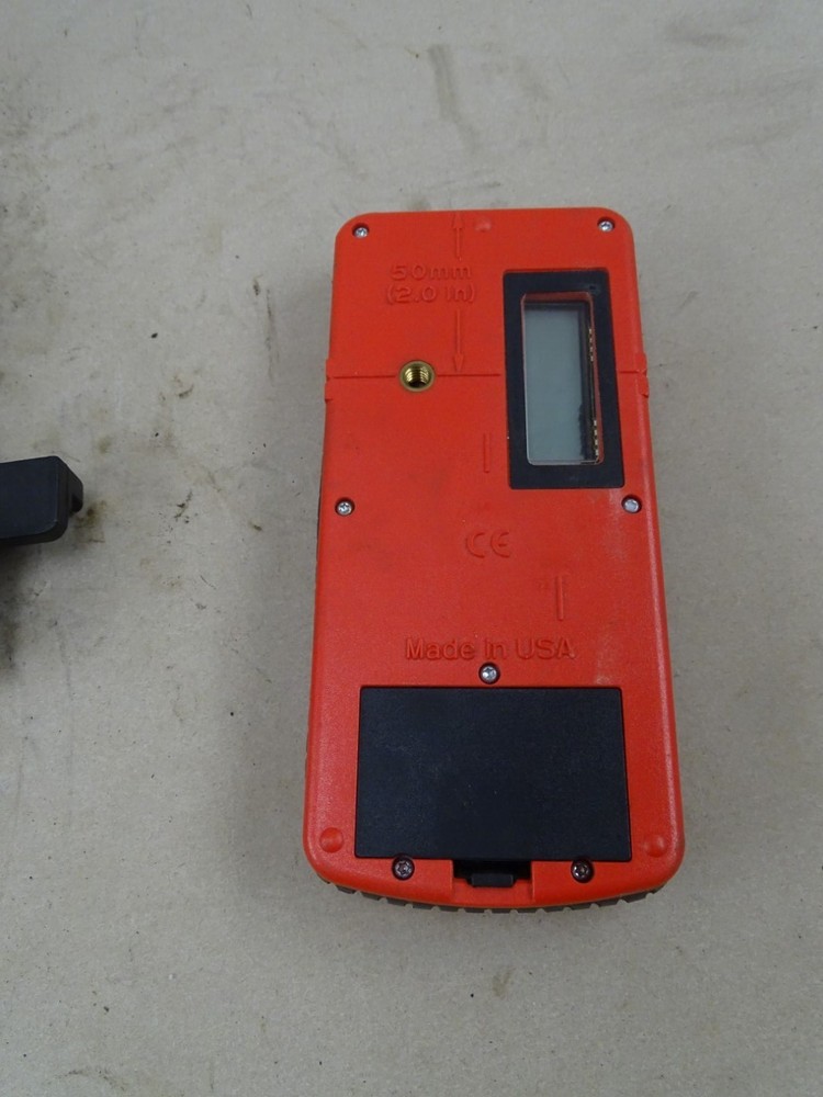 Agatec Rotary Laser Level w/ Remote, Accessories, and Case UNTESTED, GAT120
