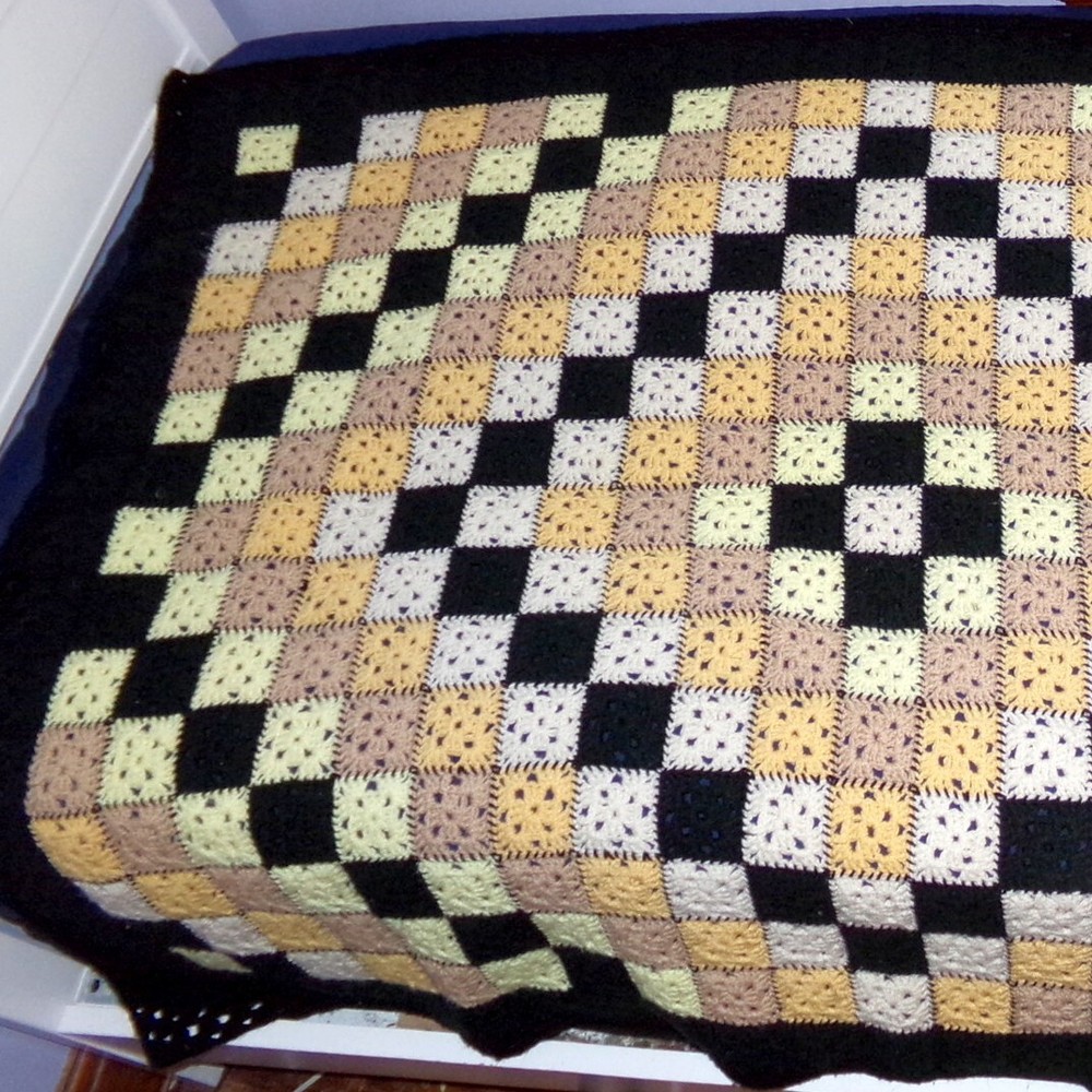 AFGHAN Medium 66 " x 50" Geometric Pattern Black White Yellow Pink Couch Throw