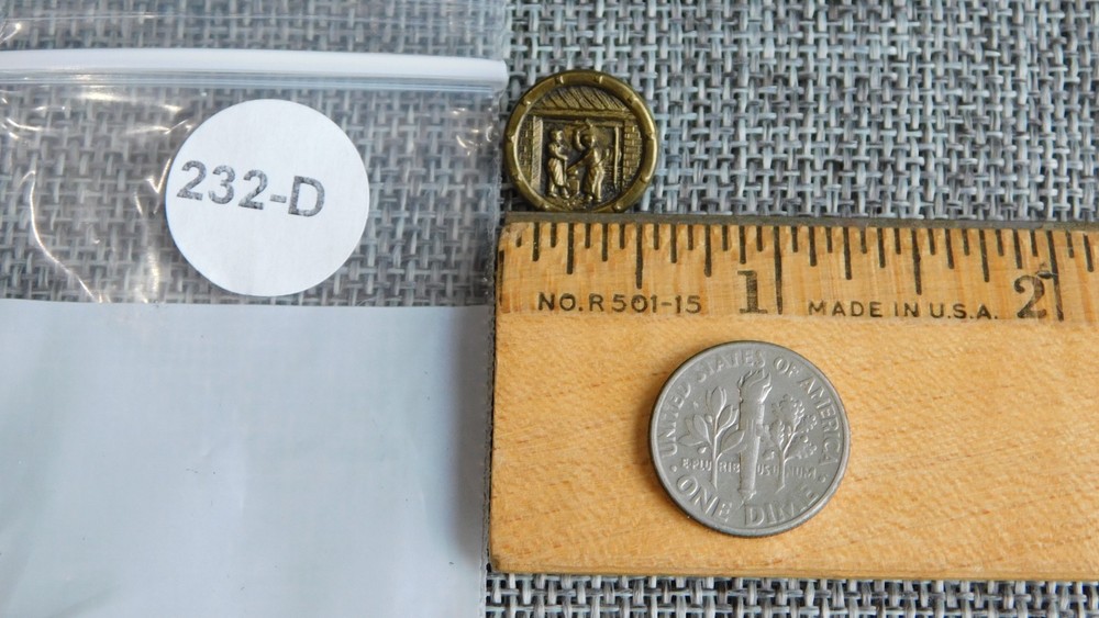 Antique Vtg Button Aprx: 9/16" #232-D