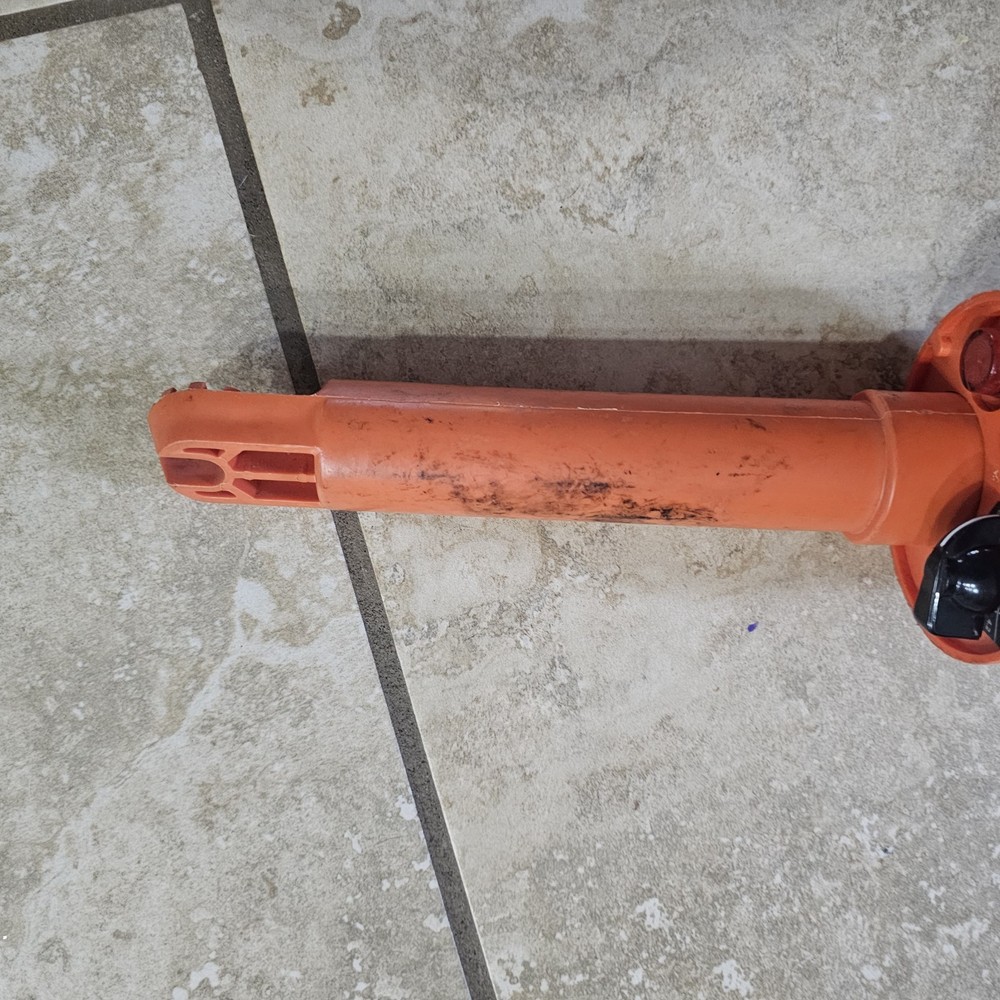 Salisbury 4744 Self-Testing Voltage Detector (Audio/ Visual)