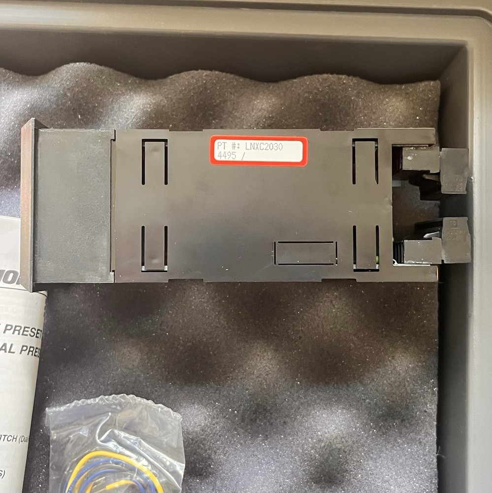 Red Lion Controls LNXC2030 Industrial Automation Module Controller New
