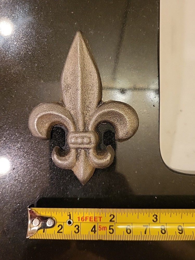 Cast Iron Fleur De Lis Small Qty 6
