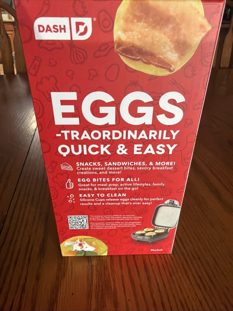 Dash Deluxe Egg Bite Maker Mint Green Makes 4 Eggs BPA Free New In Box