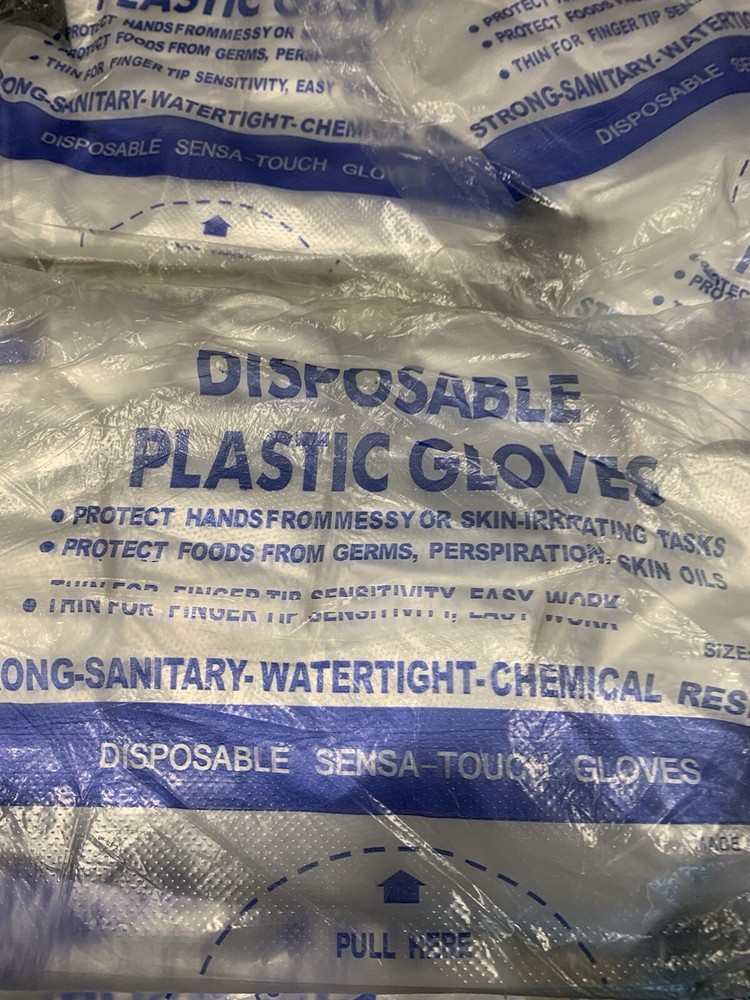 Disposable Plastic Gloves 50 Per Package, 14 Packs Available, Size Large