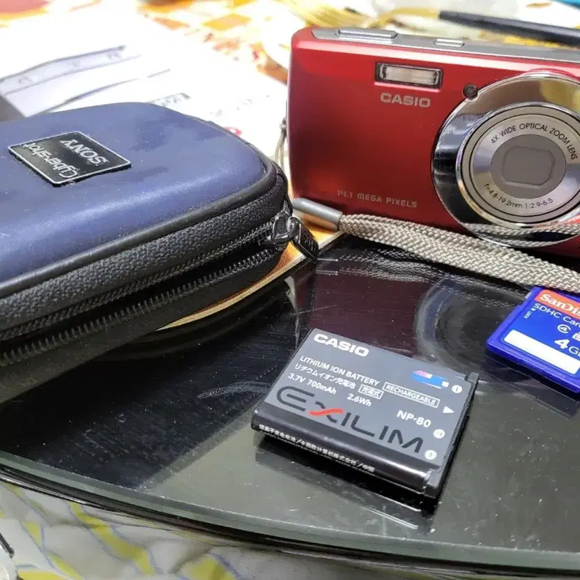 Casio QV-R100 Vintage Digital Camera, Pre-Owned Condition