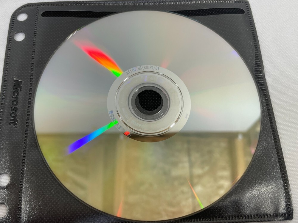 Microsoft SQL Server 2005 for DVD Installations Windows PC 6-Disc Set Software