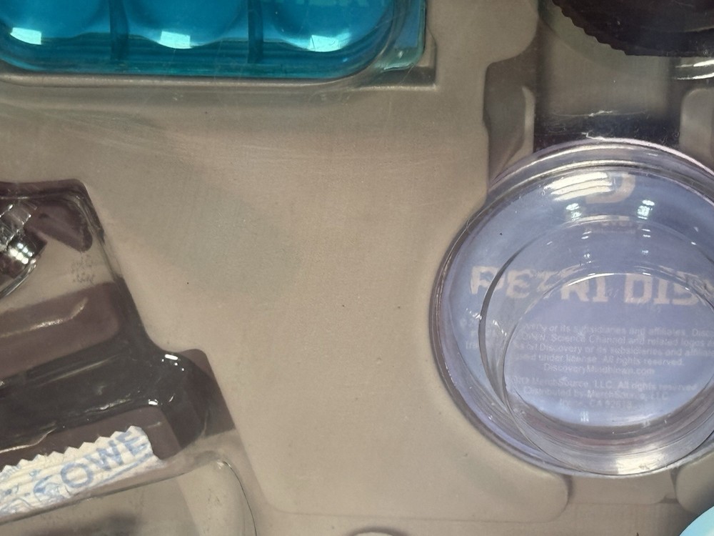 Discovery Microscope 48 Piece Set New Unused