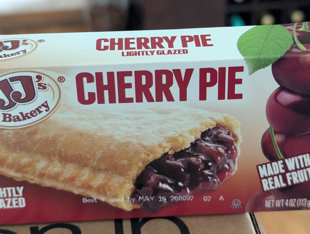 JJ's fruit Pie 🥧 4oz (blackberry, apple 🍏, cherry 🍒)