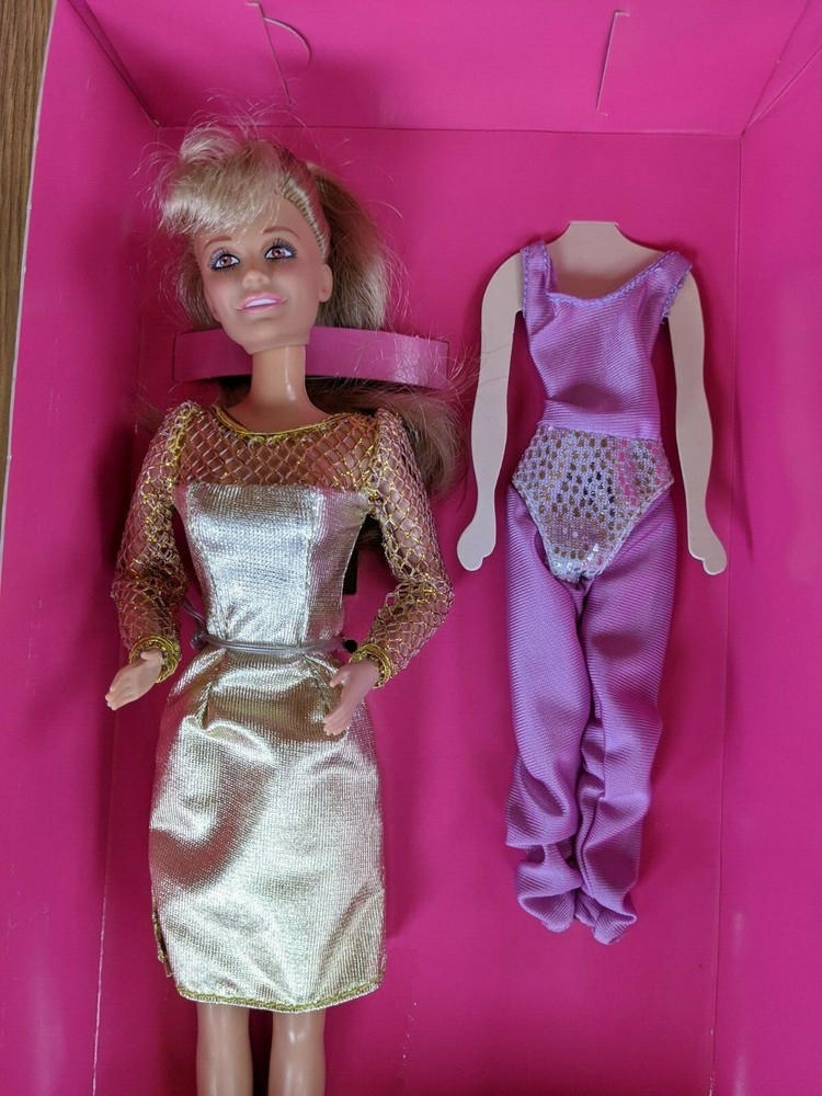 1990 HSC Vanna White Doll With Extra Outfit