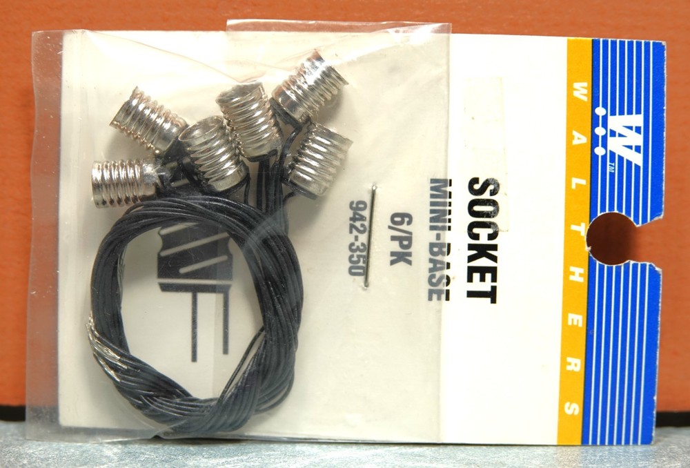 WALTHERS HO SCALE LIGHT SOCKET MINI-BASE # 942-350