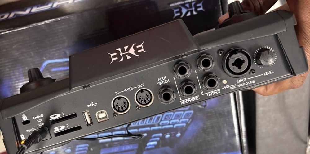 Beat Thang BKE BT-4210 Sampler 12 Pads