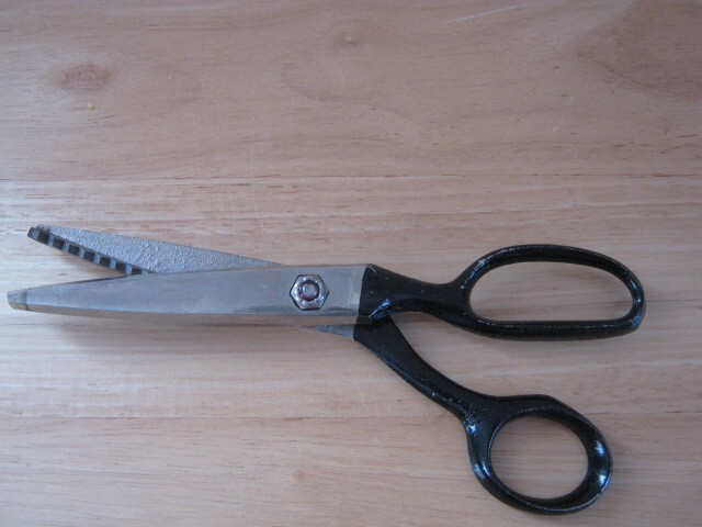 Vintage Deluxe Kleencut 7-1/2" Pinking Shears